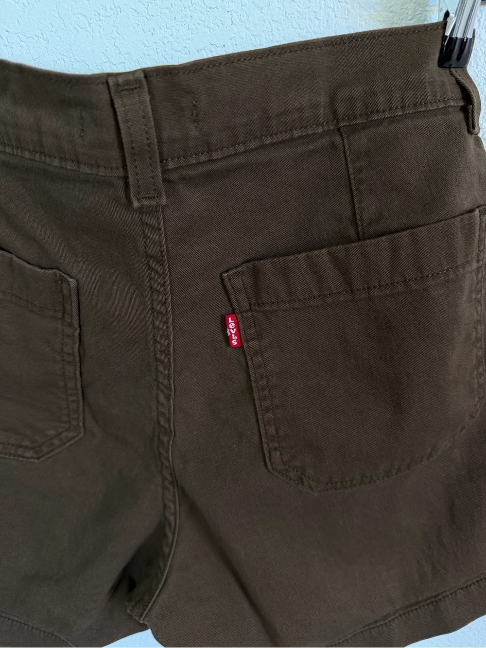 Levi's Women Utility Shorts Brown - Picture 7 of 7